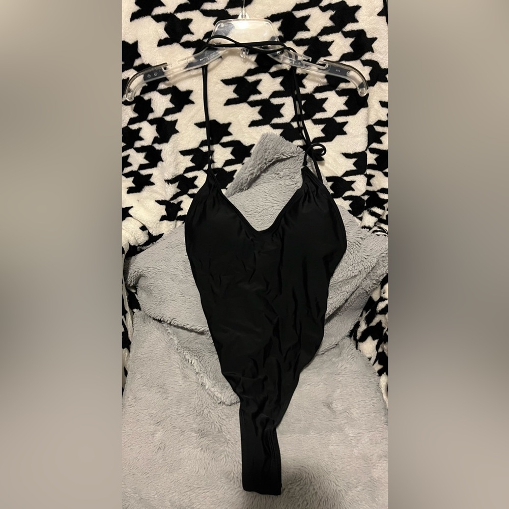 Black adjustable simple sexy brand new one piece swim